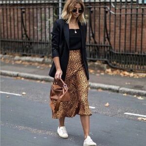 Vetta  Print double view black Midi Skirt